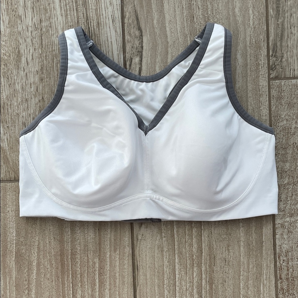Natori white and gray padded sports bra, size 38 C